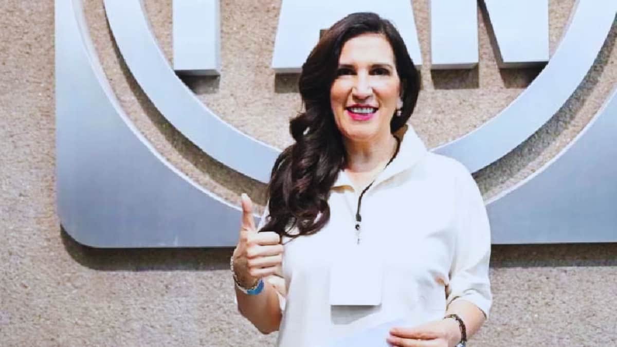 Diputada del PAN propone cambiar "Estados Unidos Mexicanos" a simplemente "México"