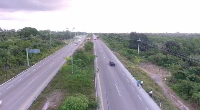 Tráfico carretera Playa del Carmen - Cancún; prepárate porque se realizarán trabajos de mantenimiento
