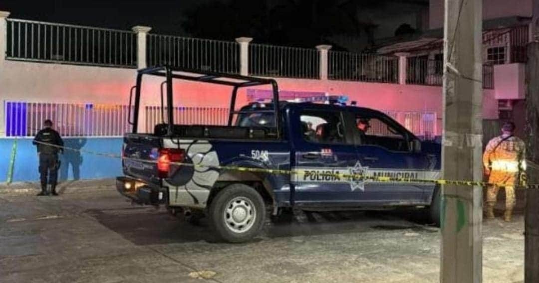 Más violencia; asesinan a una persona durante un ataque armado en un bar en Cancún