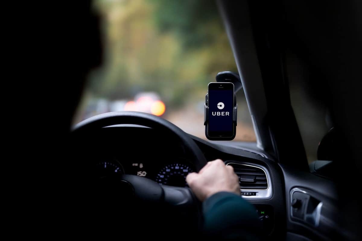 Video: Conductor de Uber salva la vida de pasajero que sufre derrame cerebral en pleno viaje