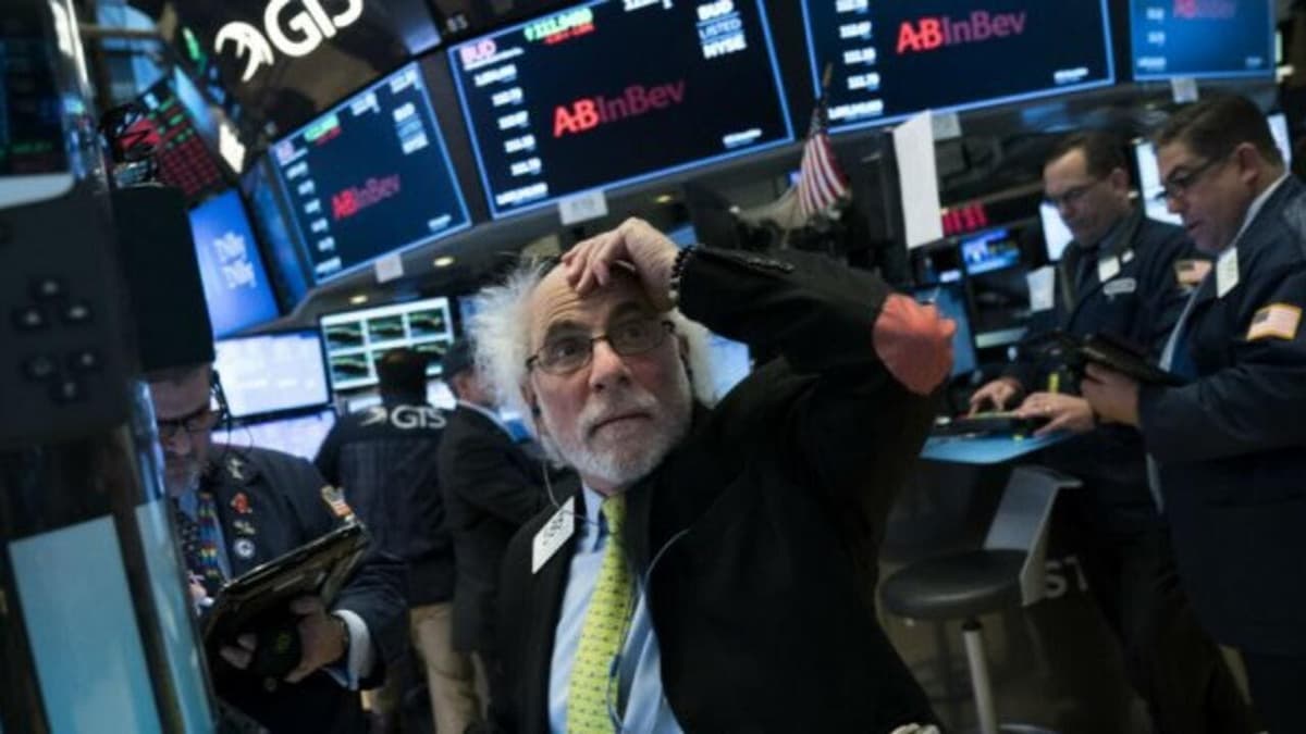 Wall Street sufre la peor caída del año: El Nasdaq cede más de 1 billón de dólares