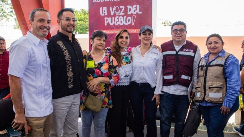 “La Voz del Pueblo” llegó a Puerto Aventuras; Estefanía Mercado acompaña a la Gobernadora durante la jornada