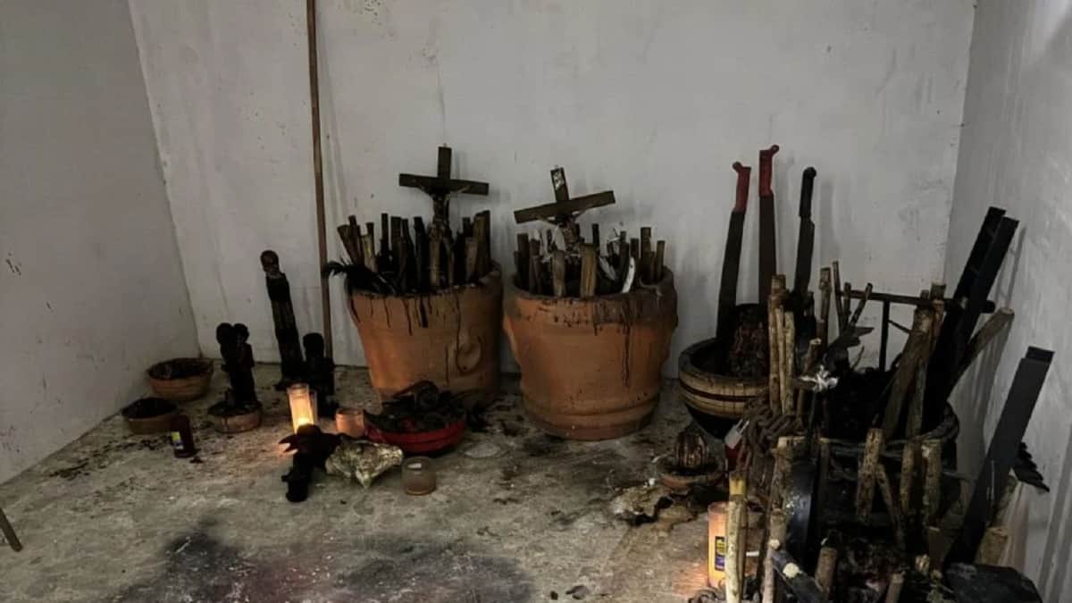 Hallan altar satánico en casa de exfuncionario de Cuauhtémoc Blanco en Morelos