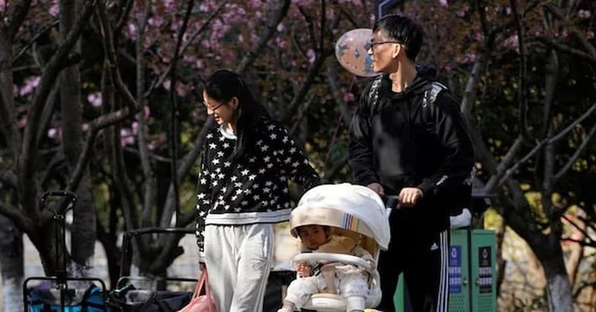 China implementa cursos universitarios para fomentar la natalidad