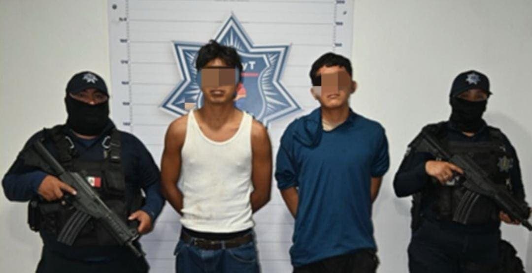 Detienen a dos ladrones de Cancún que asaltaron un comercio con machete