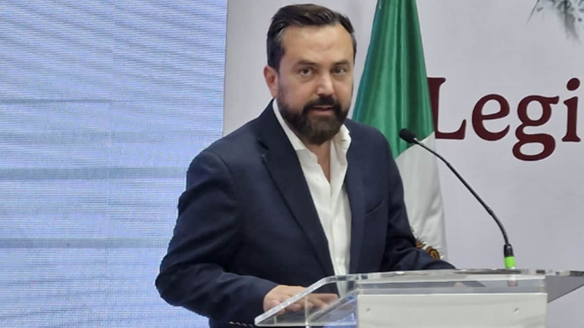 Arturo Ávila, diputado de Morena, propone sancionar la glorificación de las narcoseries y corridos tumbados