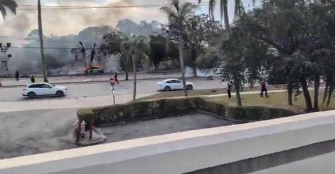 Video: Nuevo accidente aéreo en Estados Unidos, se estrella avioneta en Florida