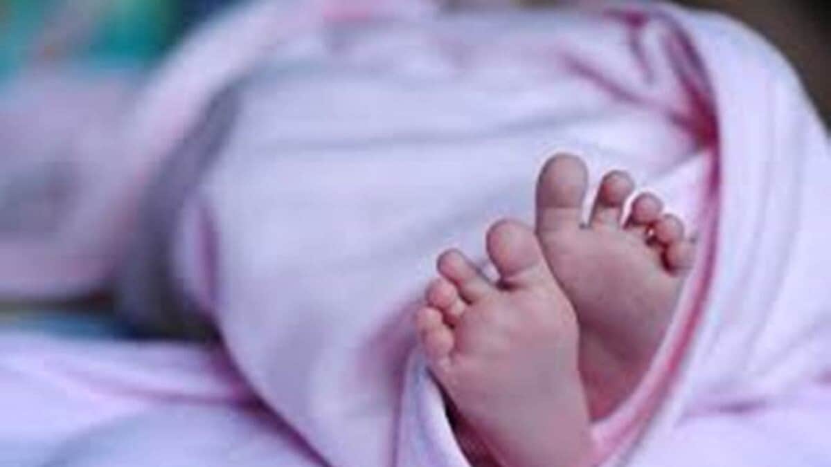 Abandonan bebé en Michoacán; Fiscalía emite ficha de búsqueda para localizar a familiares