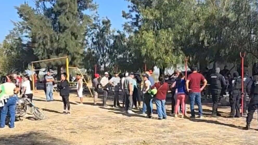 Asesinan a cuatro personas en una cancha de futbol en Salamanca, Guanajuato
