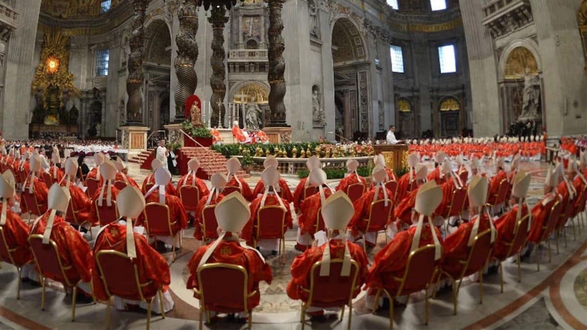 Filtran a dos mexicanos entre los principales candidatos a suceder al Papa Francisco