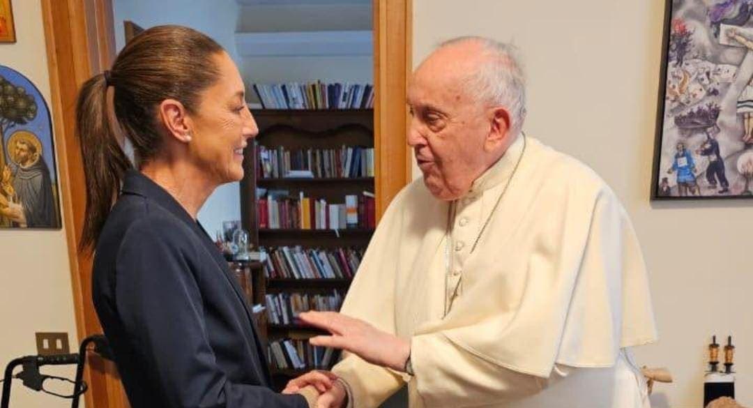 Lamenta Claudia Sheinbaum la muerte del Papa Francisco, un humanista que estuvo cerca de los pobres