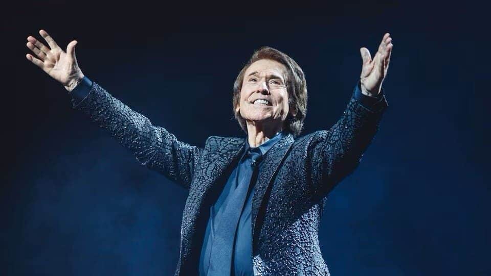 Raphael anuncia su vuelta a los escenarios tras superar un linfoma cerebral