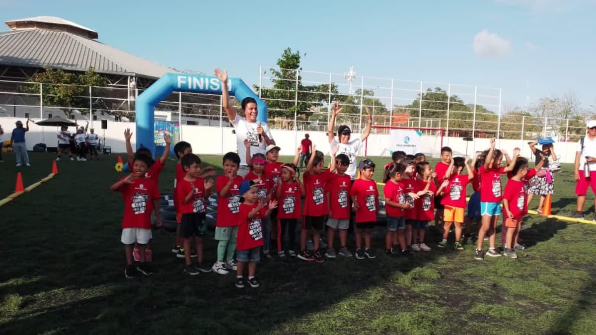 Aguakan consiente a los niños en su día con la tercera "Carrera Kids por el agua"