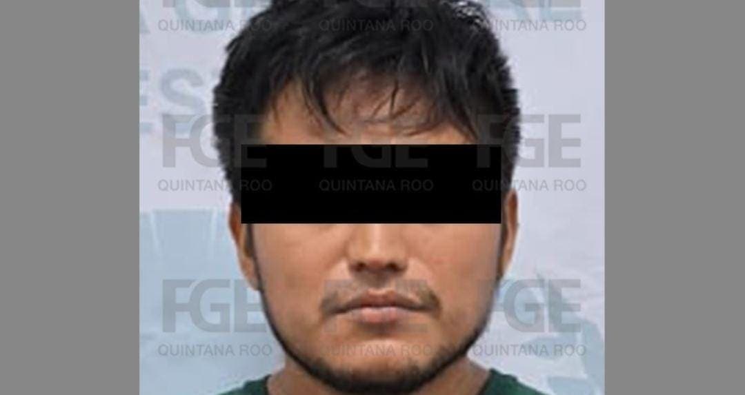 Vinculan a proceso a sujeto que arrojó a dos perros de un cuarto piso en Cancún, uno de ellos murió