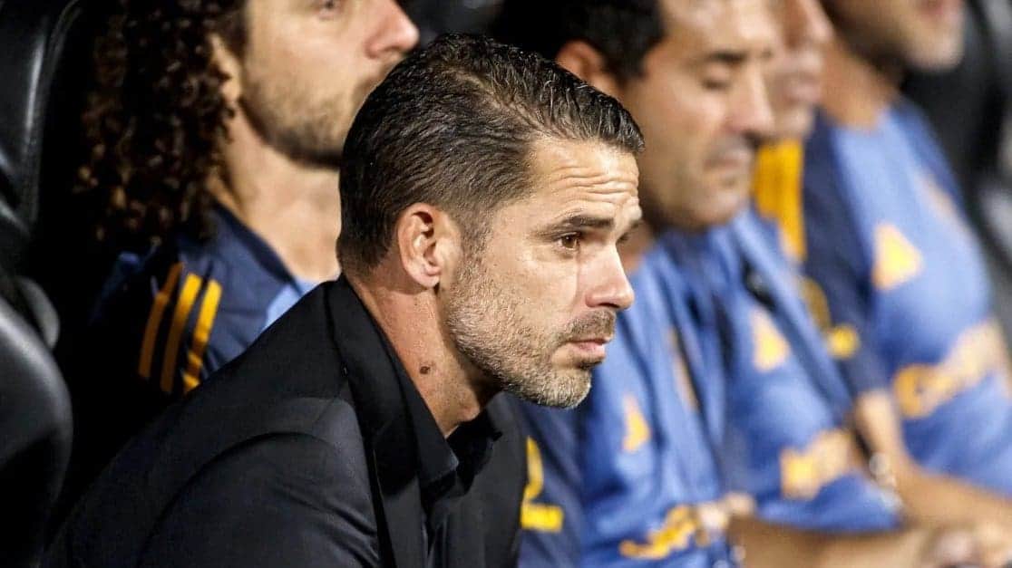 Echan a Fernando Gago de Boca Juniors tras su polémica salida de Chivas