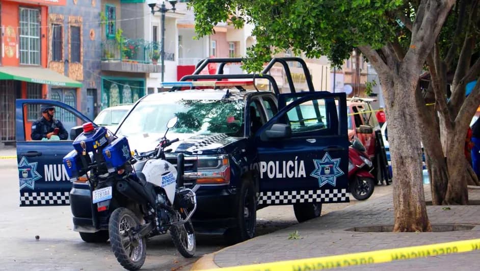 Asesinan a policía mientras conducía su patrulla en Guanajuato