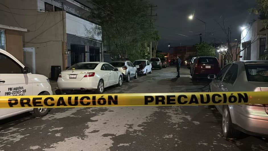 Video: Atacan a balazos a dos hombres a las afueras de una casa en Apodaca, Nuevo León