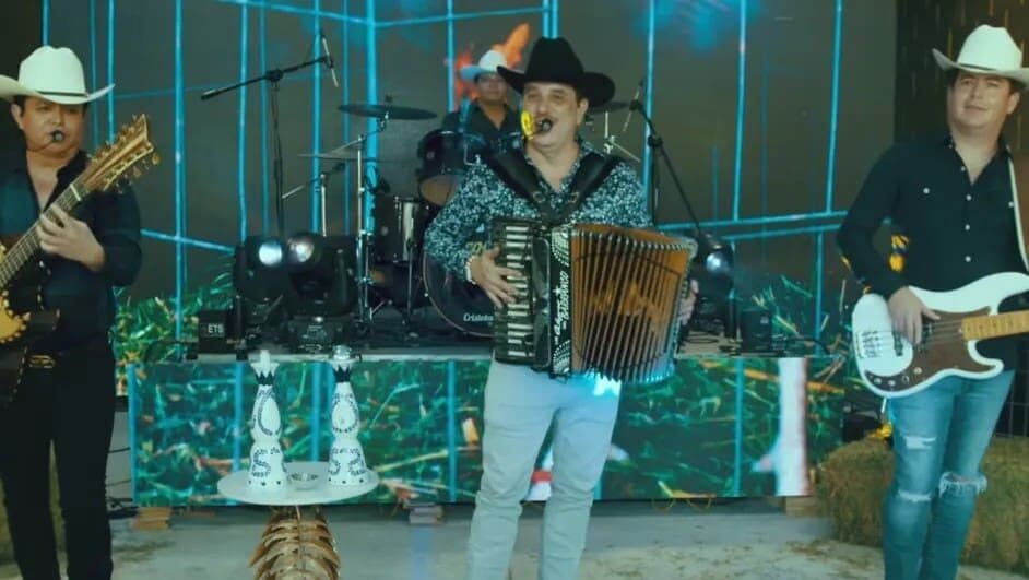 Vinculan a proceso a Los Alegres del Barranco por apología del delito