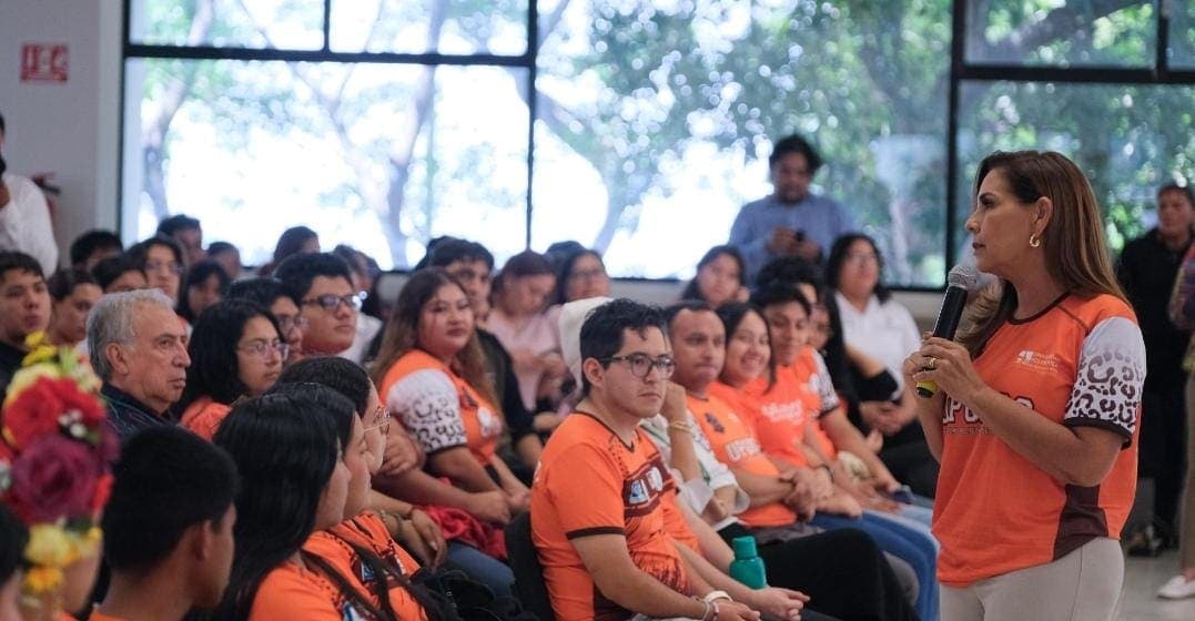 Mara Lezama celebra con estudiantes el 15 aniversario de la Universidad Politécnica de Quintana Roo