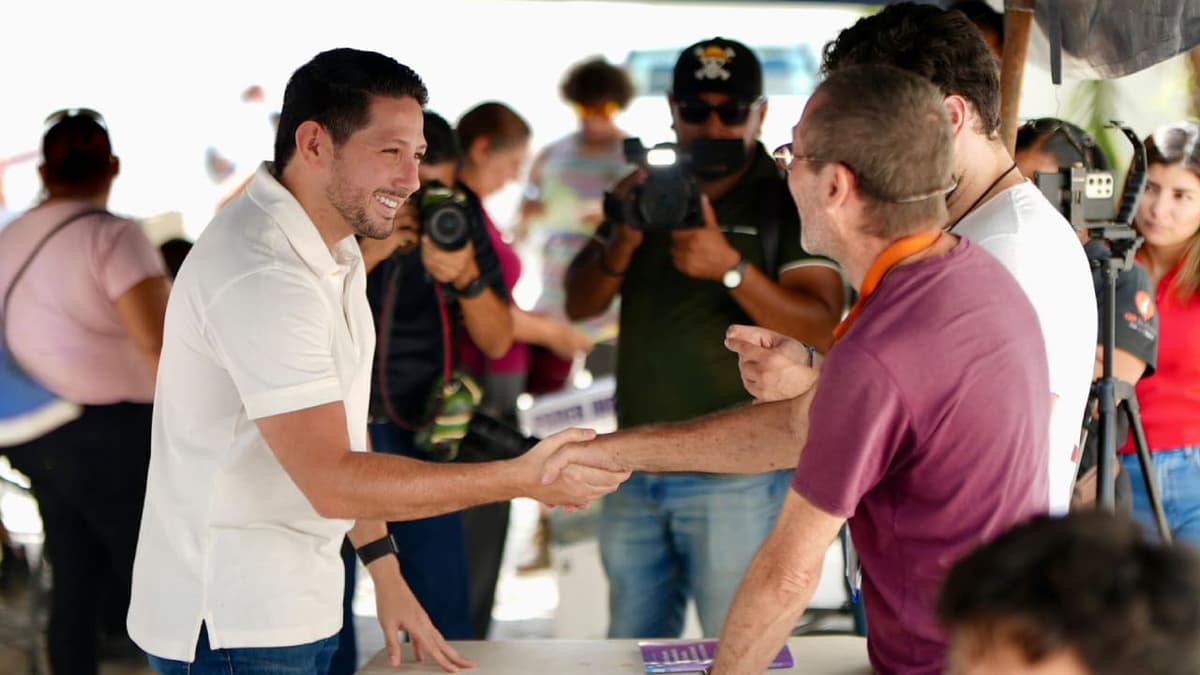 Renán Sánchez Tajonar participa en la histórica votación para elegir jueces y magistrados