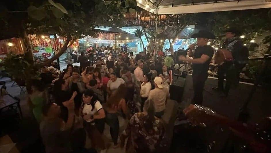 Asesinan a vocalista del grupo “Conquistadores de la Sierra” en pleno show en Morelos