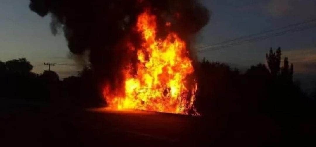 Muere una persona y ocho quedan lesionadas tras explosión en toma clandestina de Pemex en Hidalgo