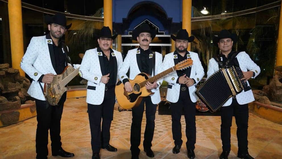 Multan con más de 700 mil pesos a "Los Tucanes de Tijuana" por cantar narcocorridos en Chihuahua