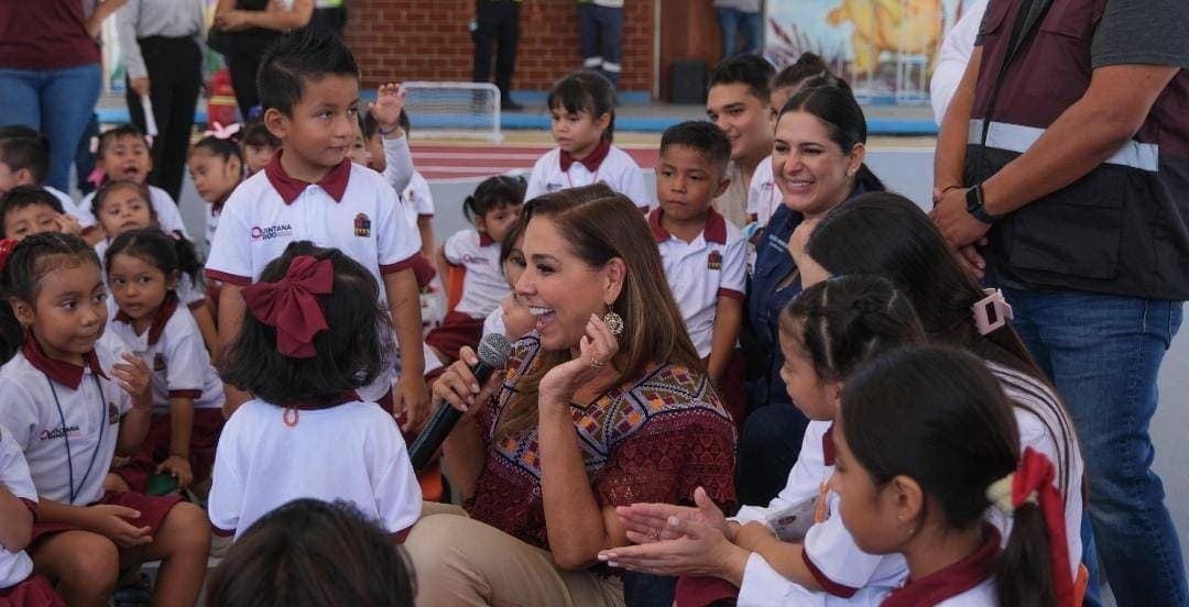 Mara Lezama y Estefanía Mercado inauguran domo en preescolar "Diana Laura Riojas" en Playa del Carmen