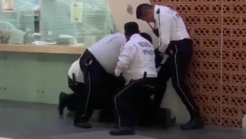 Video: Paciente recibe golpiza por guardias de seguridad tras reclamar medicamentos en hospital del IMSS en Colima