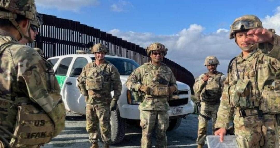 Soldados de Estados Unidos hacen primeras detenciones de migrantes en la frontera con México