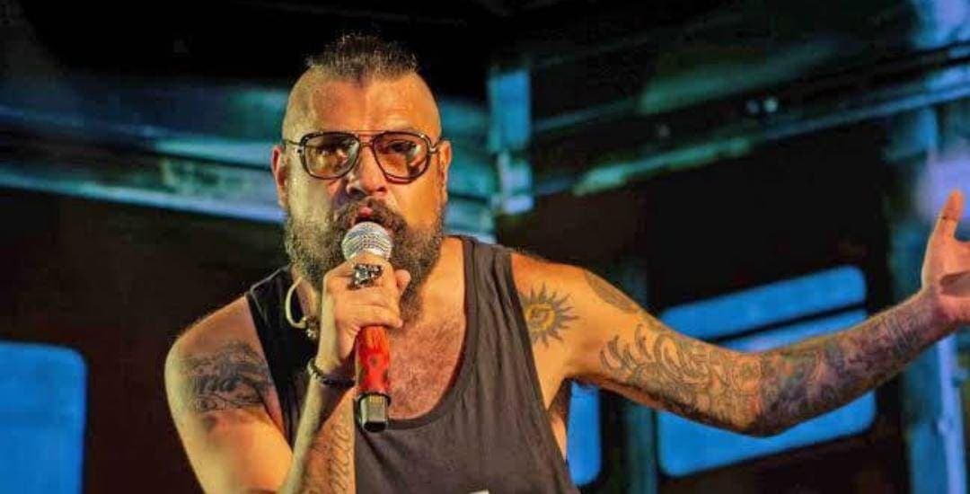 Dr. Shenka, vocalista de Panteón Rococó sufrió un preinfarto; banda canceló su concierto