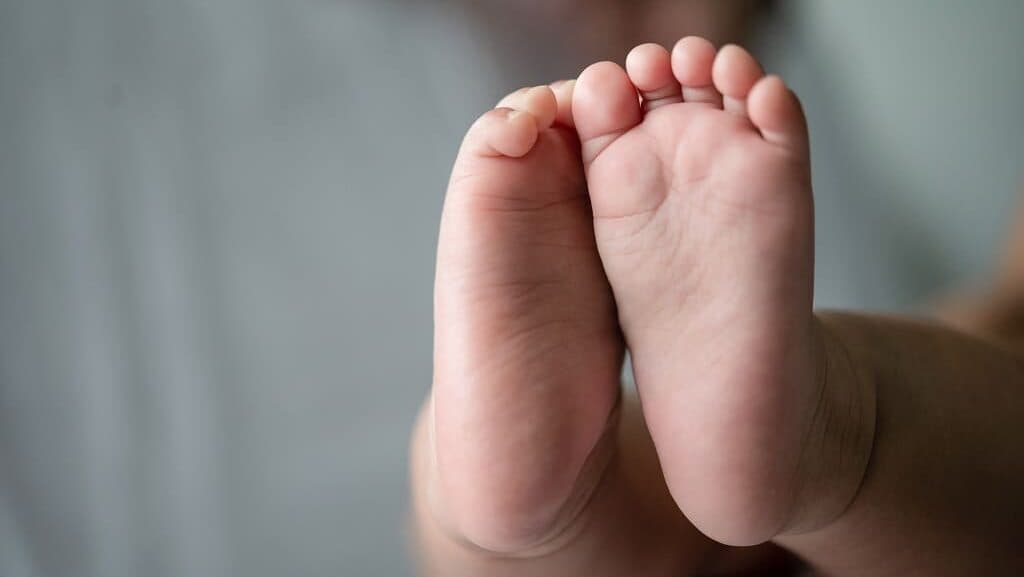 Condenan a cadena perpetua a enfermera por asesinar a cinco bebés en un hospital neonatal de Argentina