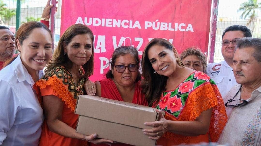 Mara Lezama atiende y responde de inmediato a gente de Cozumel en audiencia "La Voz del Pueblo"