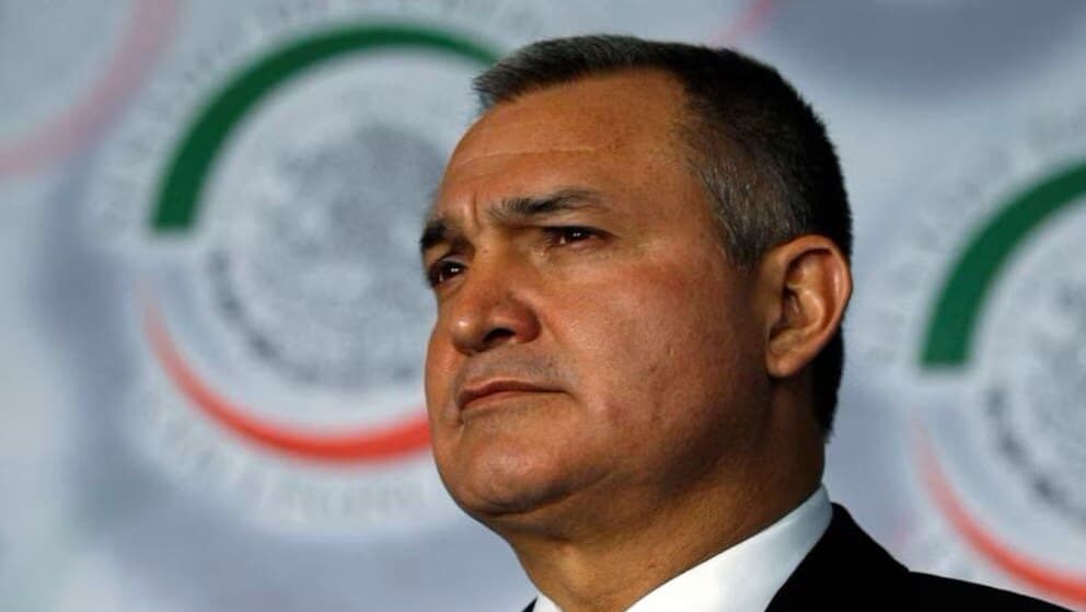 Trasladan a García Luna al penal de mayor seguridad en Estados Unidos; compartirá cárcel con "El Chapo"