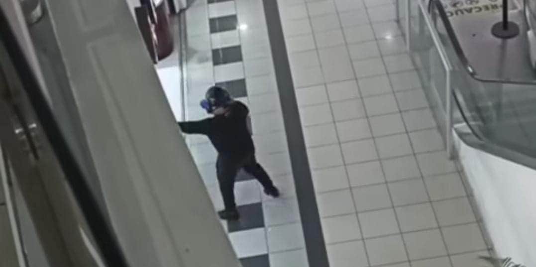 Video: Sujetos roban una joyería en la Gran Plaza de Cancún