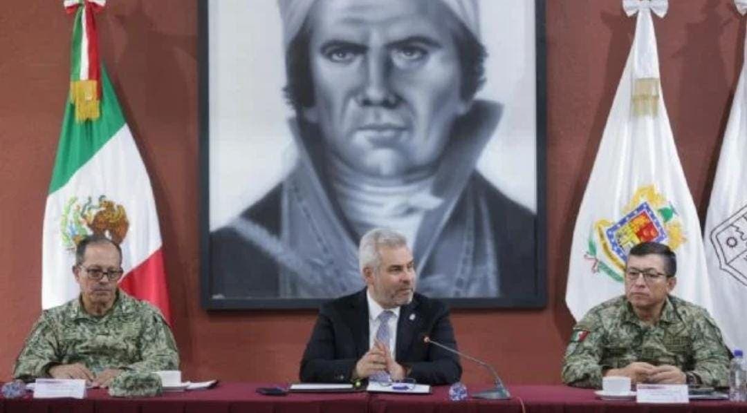 Arzobispo de Michoacán propone diálogo con grupos criminales para lograr la paz, gobernador lo rechaza