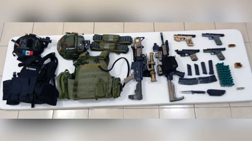 Capturan a sujeto de Estados Unidos con armas largas y presunta credencial de la CIA en Edomex