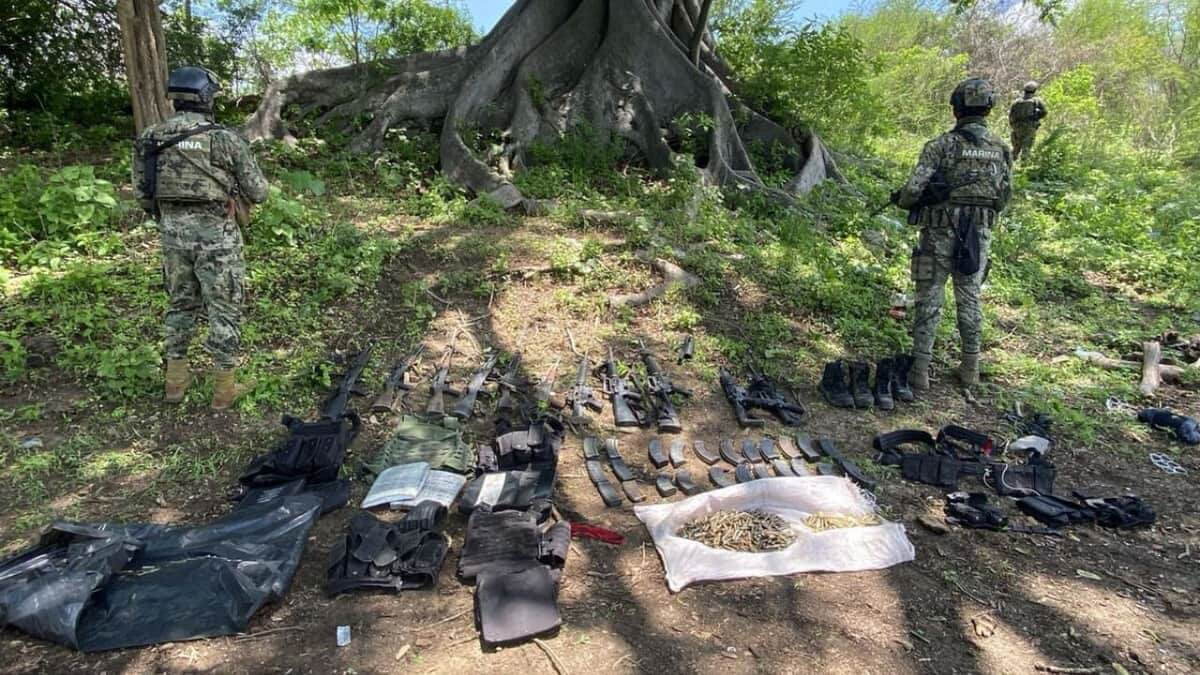 Detienen a presuntos miembros de "La Mayiza" tras enfrentamiento con policías en Navolato, Sinaloa