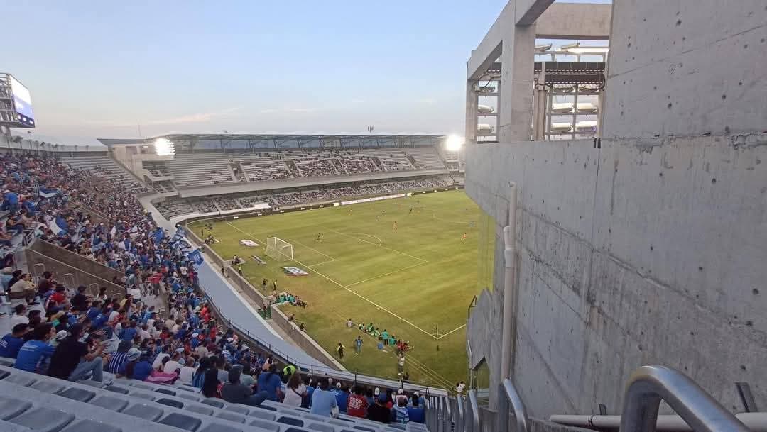 Exhiben graves errores de diseño tras remodelación del estadio Luis “Pirata” Fuente en Veracruz