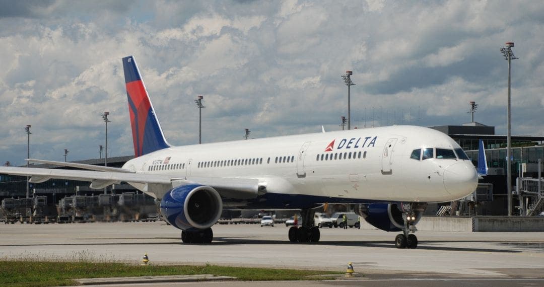 Avión aterriza de emergencia en una isla del Océano Atlántico por problemas con un motor