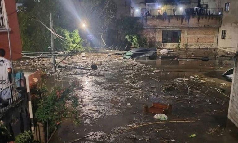 Muere bebé de tres meses tras derrumbe por lluvias en Zapopan, Jalisco; hay al menos 12 heridos más
