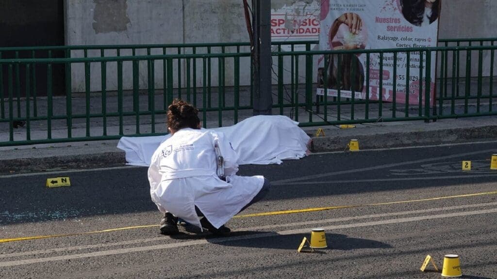 Balean a hombres que intentaban comprar un auto ofrecido en Facebook en Cdmx