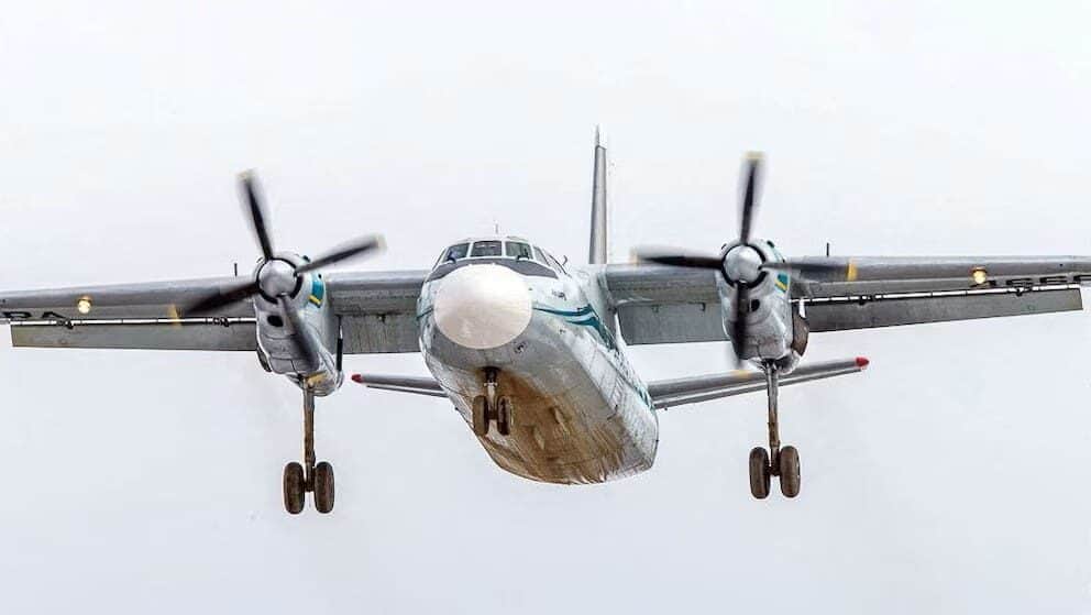 Video: Se estrella un avión comercial con 49 personas a bordo en Rusia