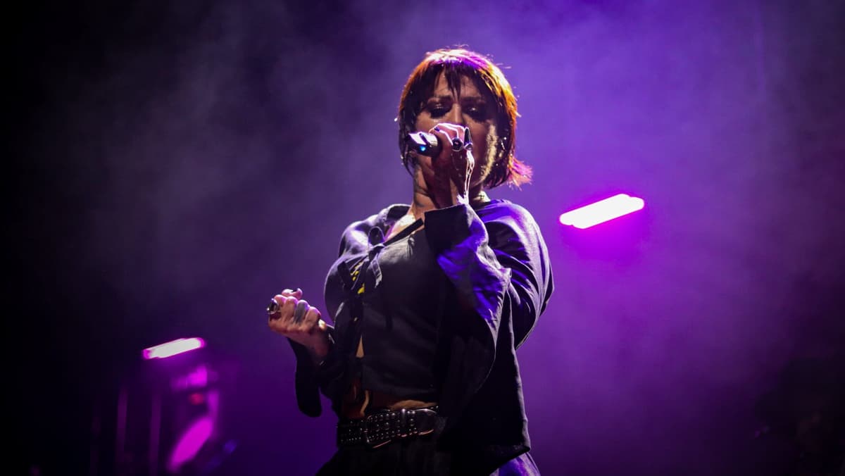 Pospone Alejandra Guzmán su gira Brilla Tour hasta 2026 por motivos de salud