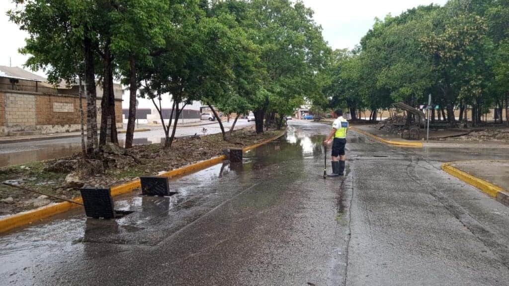 Gobierno de Estefanía Mercado despliega operativo “Tormenta” ante intensas lluvias en Playa del Carmen