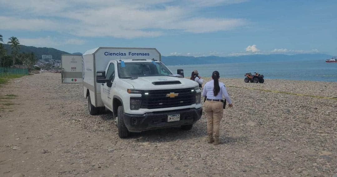 Muere turista de 19 años al rescatar a su hermano en una playa de Puerto Vallarta, Jalisco
