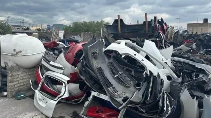 Decomisan 16 toneladas de autopartes en Iztapalapa, CDMX