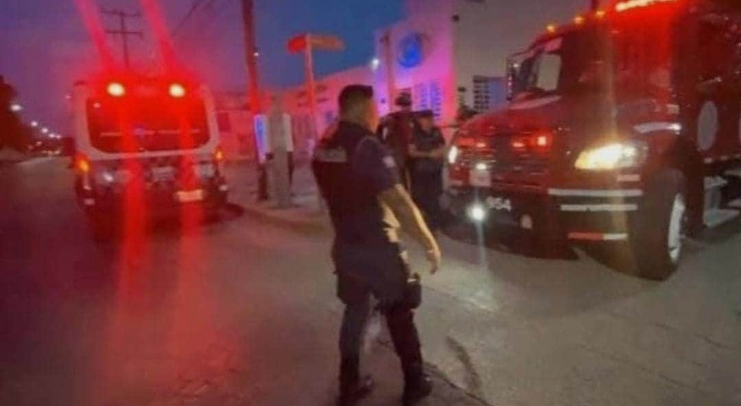 Sujeto intenta quitarse la vida con gas LP en centro de Cancún; trasciende que es un famoso doctor