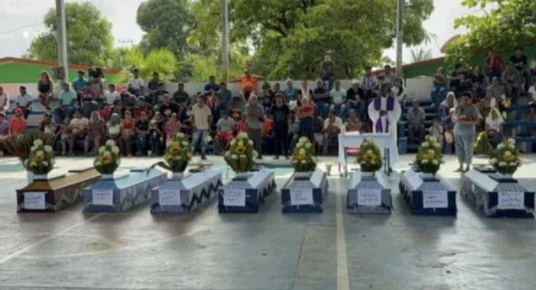 Emboscan y ejecutan a ocho policías comunitarios en Ayutla, Guerrero