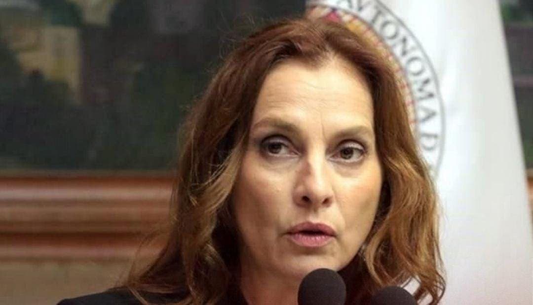 Niega Beatriz Gutiérrez Müller haberse ido a España, asegura que aún vive en México